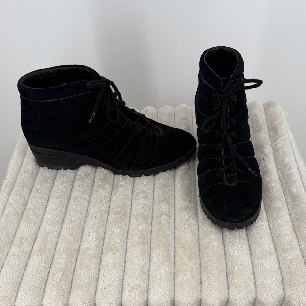Cole Haan black waterproof suede ankle boot, wedge with nike air, sz 9